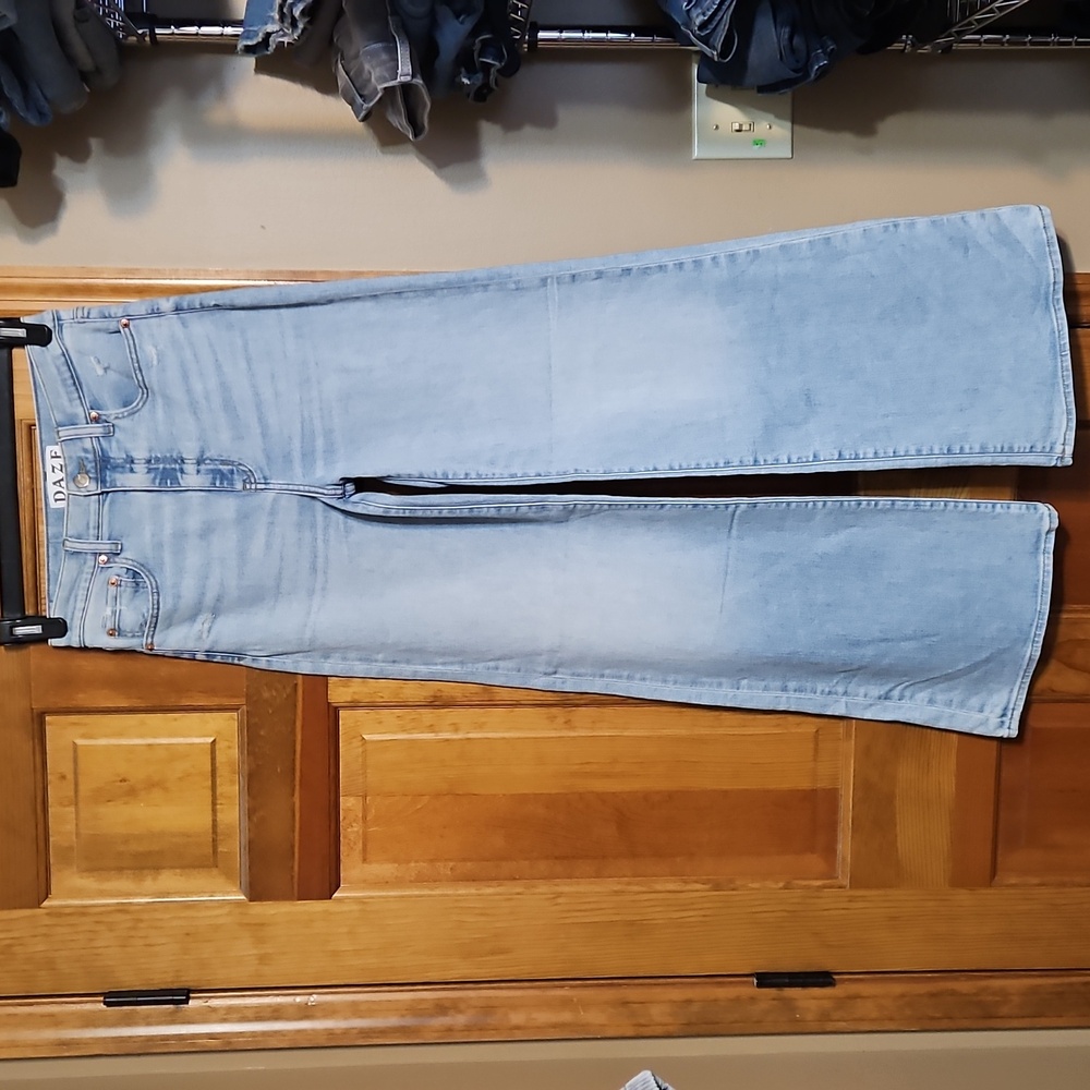 NWOT Daze Denim High Wide-Leg Distressed Jeans - Picture 4 of 12